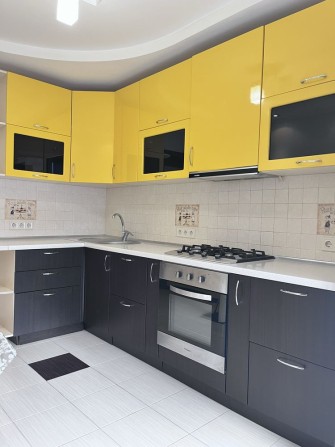 1 Комн Бочарова/ Сахарова новый дом с Газом - фото 1