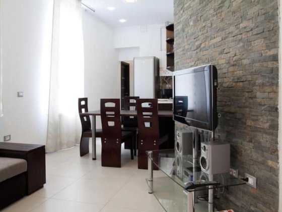 Охайна квартира біля парку Львов