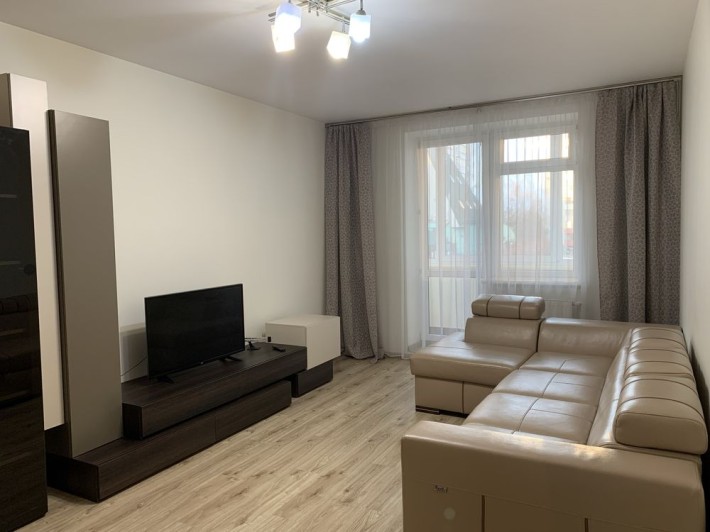 Оренда 2 кім. кв. вул. Плугова,  новобудова, ціна 450$ - фото 1