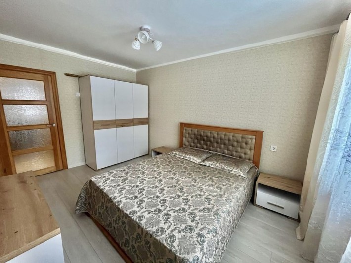 Оренда 2 кімнатноі квартири вул. Садова , Петлюри - фото 1