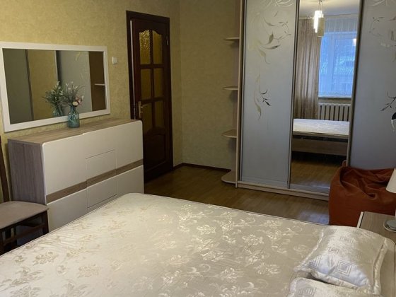 Довгострокова оренда трикімнатної квартири по вулиці Замостянська Михайлівці