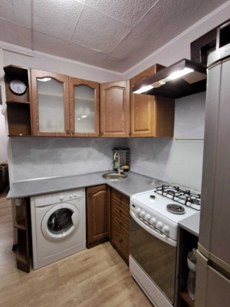 Сдам 2 комнатную, двухкомнатную, квартиру пр. Науки 39 м. 23 августа. - фото 1