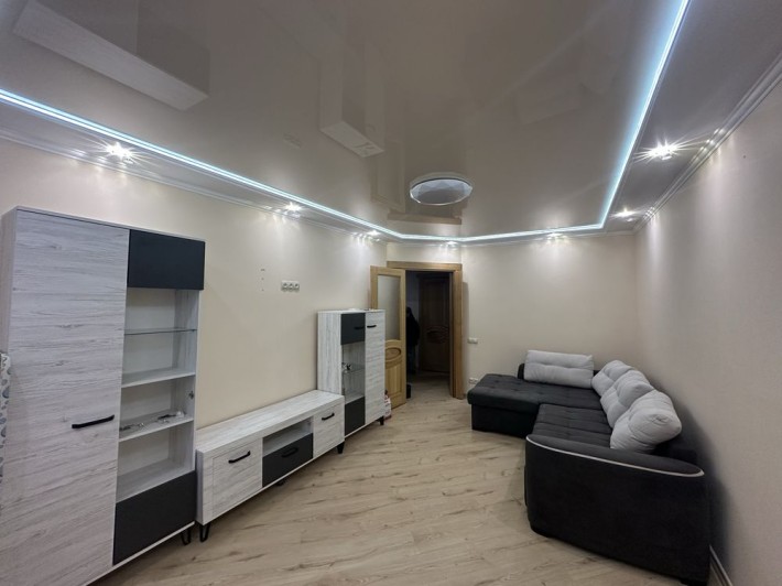 Оренда трикімнатноі квартири в центрі міста від власника - фото 1