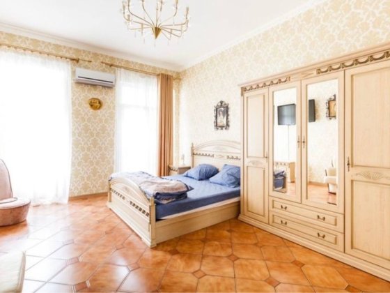 Центр, Воронцовский переулок,Сдам свою 3 комнатную квартиру в центре Одесса