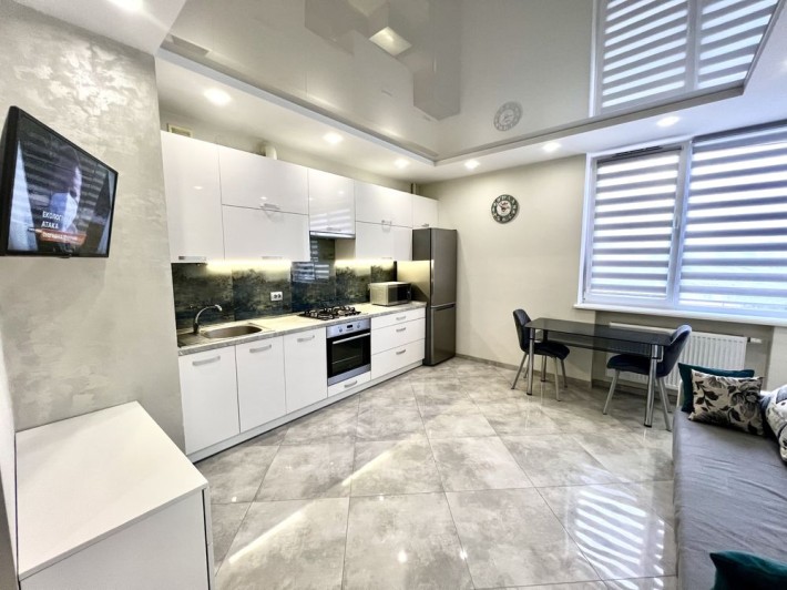 1 кім квартира, 52м.кв, вул. Чорновола В.(Арсен) ЖК White House - фото 1