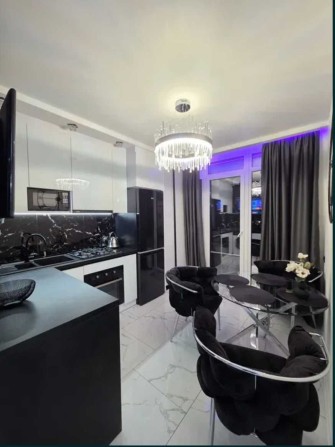 Аренда. Стильная квартира в клубном доме, с террасой. Газ! ЖК Виа Рома - фото 1