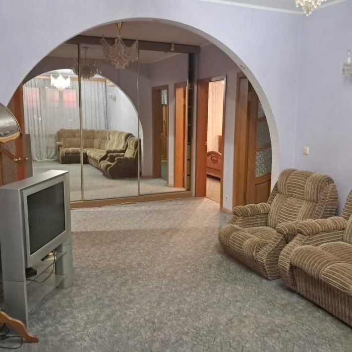 Здам в довгострокову оренду 3-кімн. кв., метро Масельського - 5 хвилин - фото 1