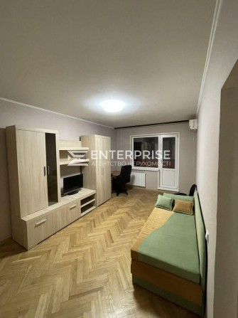 Продам 2к квартиру, Харківське шосе, метро Позняки, Харківська - фото 1