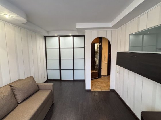 Без%, 1к квартира, м. Мінська, Оболонський проспект, 31 Киев