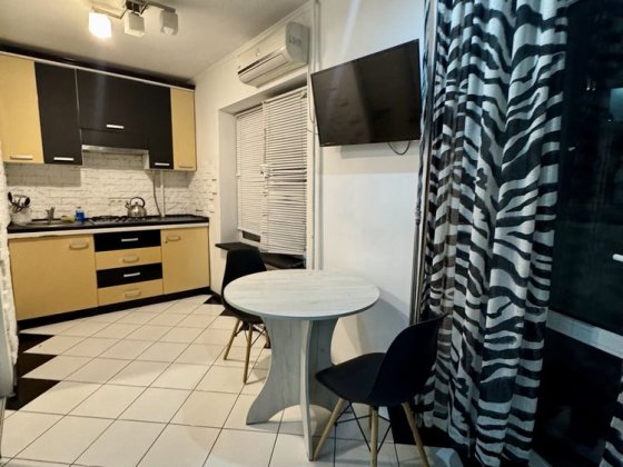 Продається затишна студія 30 м²  6 поверх по вул. Червоної Калини, 4а Киев