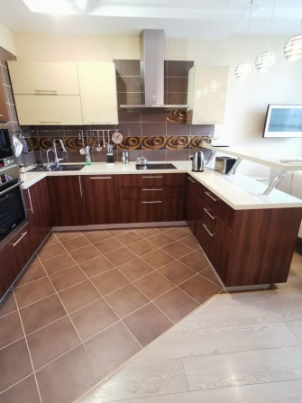 3 комн квартира Княжий Затон 21, ЖК Корона, с мебелью, видовая - фото 1