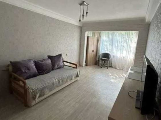 1-кімнатна квартира по вул. Героїв Полку Азов Київ