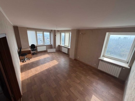 БЕЗ%. 2-к кв-ра , 78 м², вул. Макіївська, 10-А, Пріорка Киев