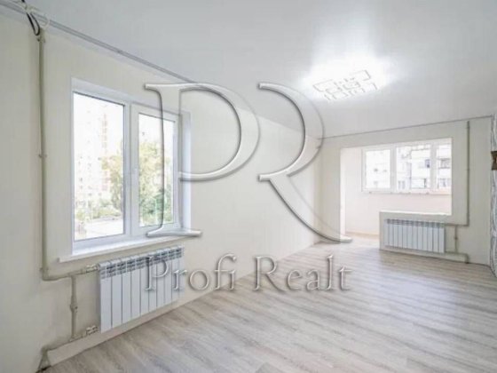 Продаж 3 кімн. квартири Івасюка, 54А, метро Героїв Дніпра Київ