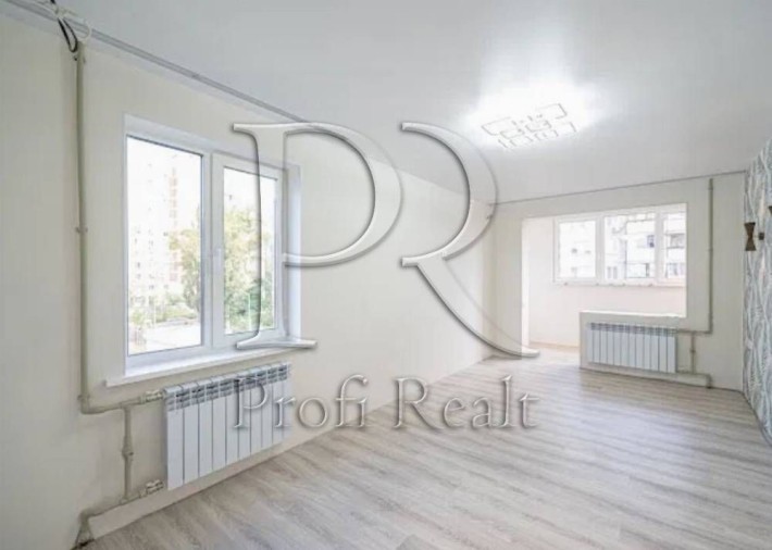 Продаж 3 кімн. квартири Івасюка, 54А, метро Героїв Дніпра - фото 1