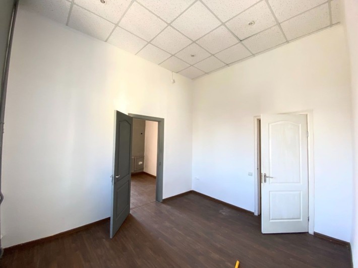 Пропонується на продаж 2-а квартира, метро Площа Українських Героїв - фото 1