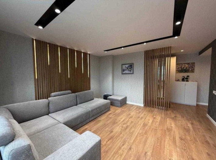 Видова 3 кімнатна квартира (метро Славутич) - фото 1