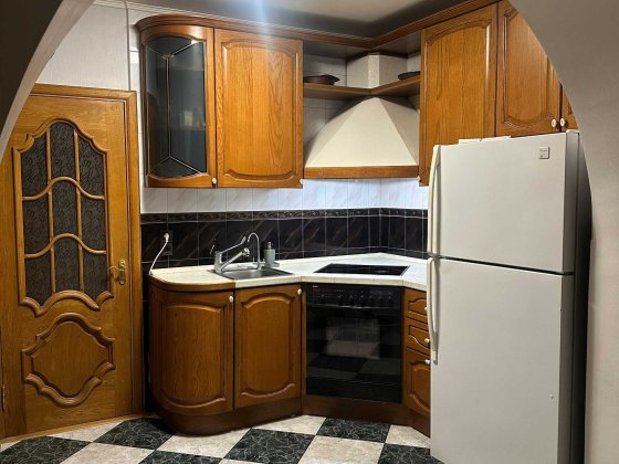 Затишан та простора 3-к квартира 82 м²Лаврухіна 7 Киев