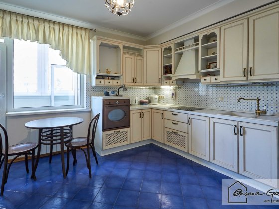 Продаж квартири Урлівська 11/44, 3-й поверх, ТРЦ River Mall, набережна Київ