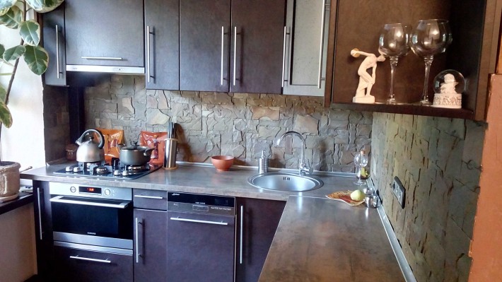 Трёхкомнатная квартира с дизайнерским ремонтом - фото 1