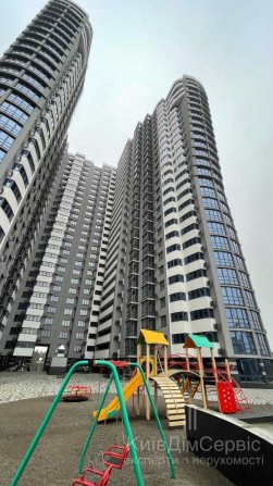 Продаж 2 ккв. 2 поверх  ЖК Freedom метро Лівобережна Дарниця - фото 1