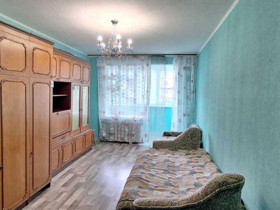 Продаю 1 кім вул Милютенка 11 , газ в будинку Київ