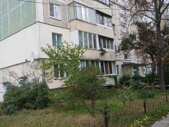 Продам двухкімнатну на Русановці, бул. Шамо 20 метро 12 хвилин Київ