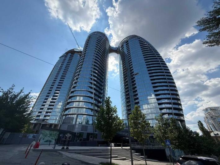 TARYAN TOWERS -Краєвид на Батьківщину Матір. Бізнес-клас - фото 1