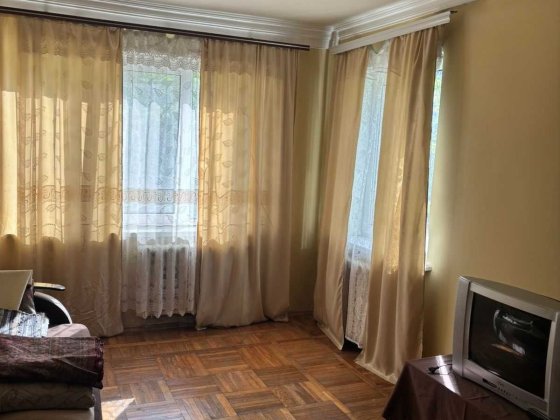 продам 2-х кімн. метро Васильківська, без комісіі Київ