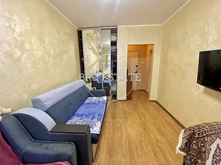 Продаж 1 к квартири Позняки Осокорки Рівермол  7й поверх Держ програми - фото 1