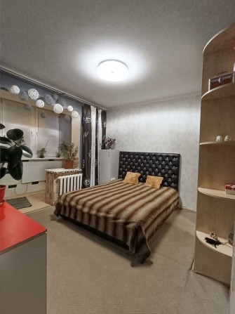 Продам 3 кімнатну на Оболоні - фото 1