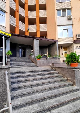 Продам 3-х комнатную квартиру. Осокорки. Вул. Є.Чавдар 2. - фото 1