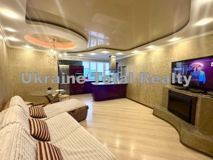 ПОЗНЯКИ/ОСОКОРКИ! Простора 2к квартира бізнес-класу! Срібнокільська 12 - фото 1