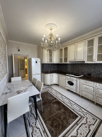 Сдам 3 х к ЖК Альтаир низкий этам можно с детьми - фото 1