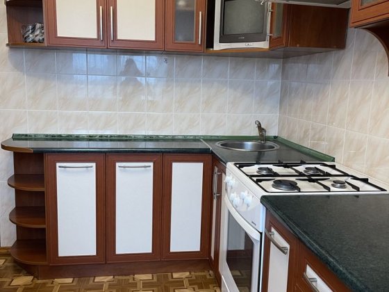 Сдам 2 комнатную квартиру на длительный срок по Леся Сердюка,10 Харків