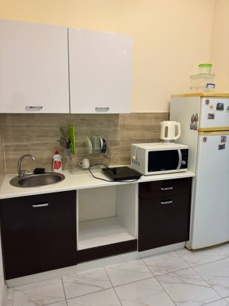 Сдам студию  большую на Боровского ЖК Золотые столбы,свет есть всегда - фото 1