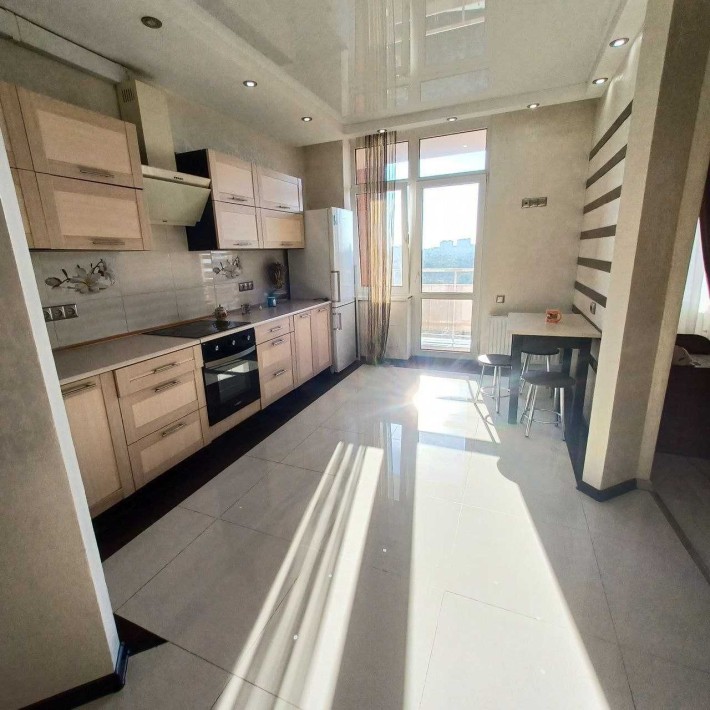 Сдам кухню студию и спальню на ул.Дюковская! - фото 1