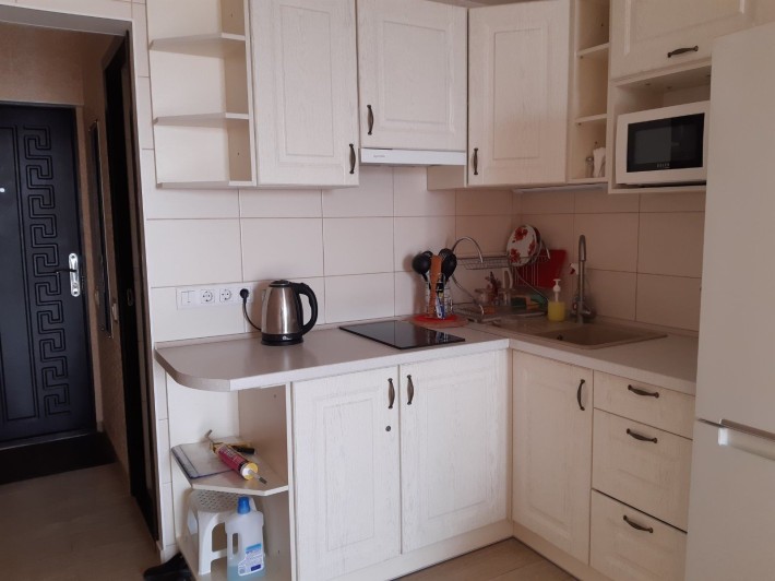 Сдам помесячно квартиру с ремонтом в новом доме.Можно на любой срок - фото 1