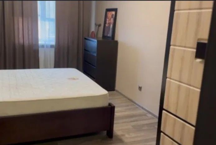 Сдам стильную 2к разд кв+ кухня студия,Центр, ЖК Семь Самураев, балкон - фото 1