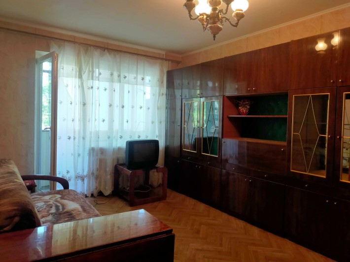 Сдам ухоженную однокомнатную квартиру на Затонского/район школы. - фото 1