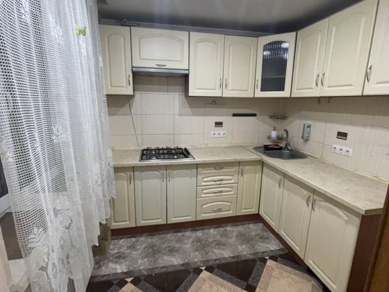 Здам квартиру 3 кімнатну Петропавлівська Борщагівка