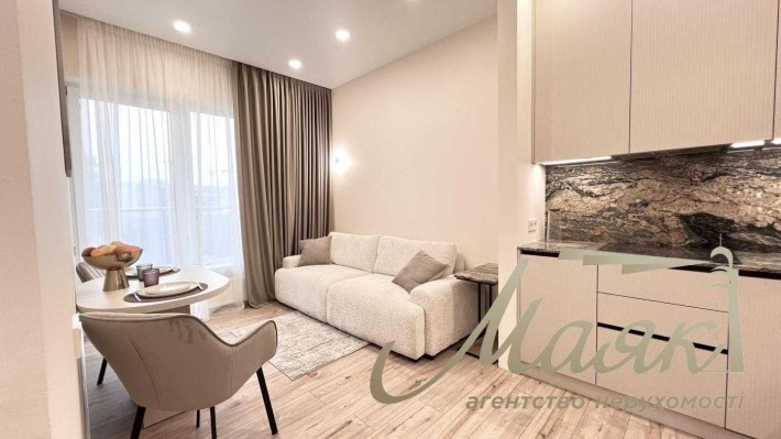 Продаж 1к. квартири з ремонтом  65м в ЖК Володимирський, Антоновича - фото 1