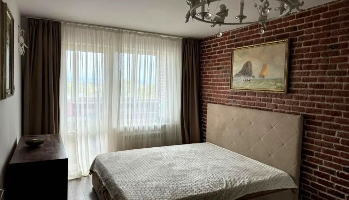 Прирічна 27, Оболонь, Героїв Дніпра - фото 1