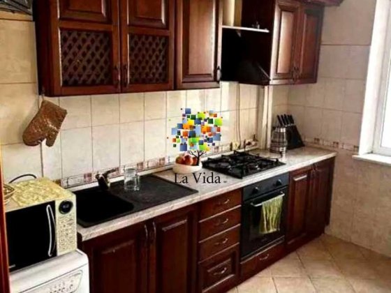 Продається простора 3-к квартира на мінському масиві вул.Бережанська Киев