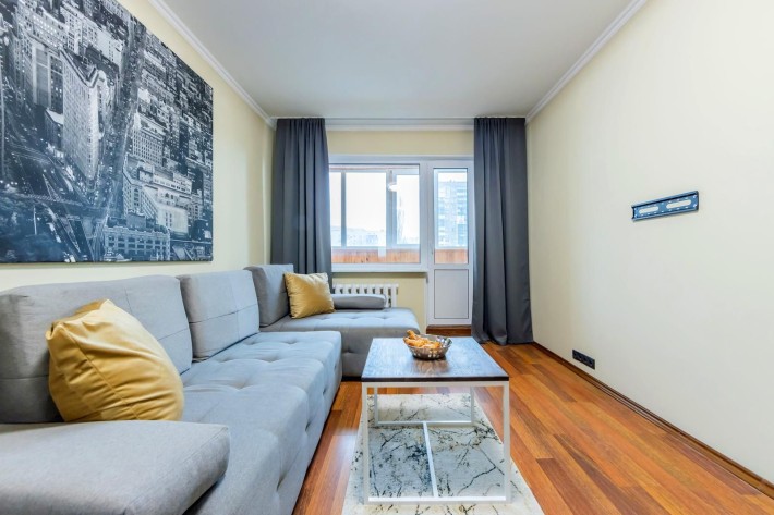 Світла та затишна 2-к квартира 60 м² з якісним ремонтом вул Рейгана 16 - фото 1