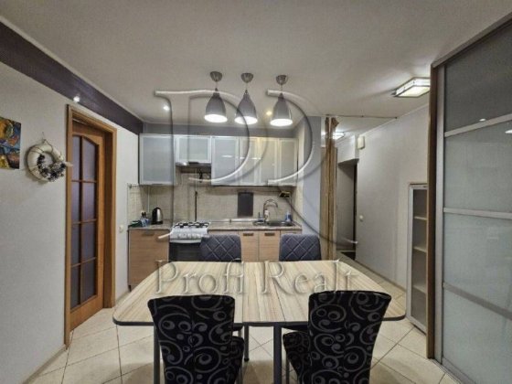 Продаж 2к кв. з ремонтом/метро Деміївська/Голосієво/Костанайська Київ