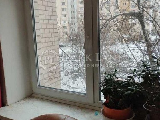 Продаж 1 к квартири Ахматовой 7/15 Безготівку розгляаемо Киев