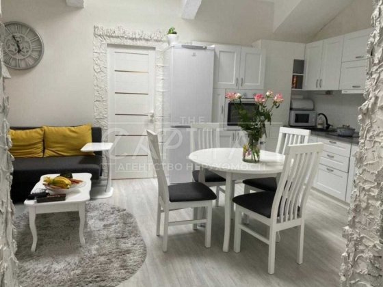 Продаж простора 2-кімнатна квартира 77м2 Харківське шосе Дарницький Київ