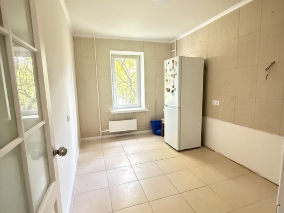 Продаж 1 кімнатної квартири вул. Драгоманова 5 Київ