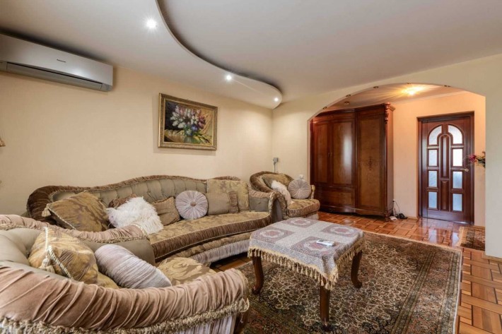 Продаж 3 кімнатна вул. Глушкова 32 м. Теремки БЕЗ комісії - фото 1